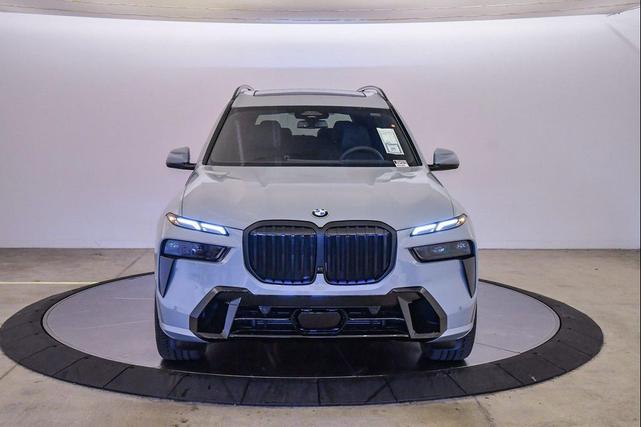 Photo of 2026 Brooklyn Grey Metallic BMW X7