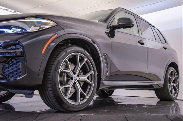 Photo of 2022 Carbon Black Metallic BMW X5