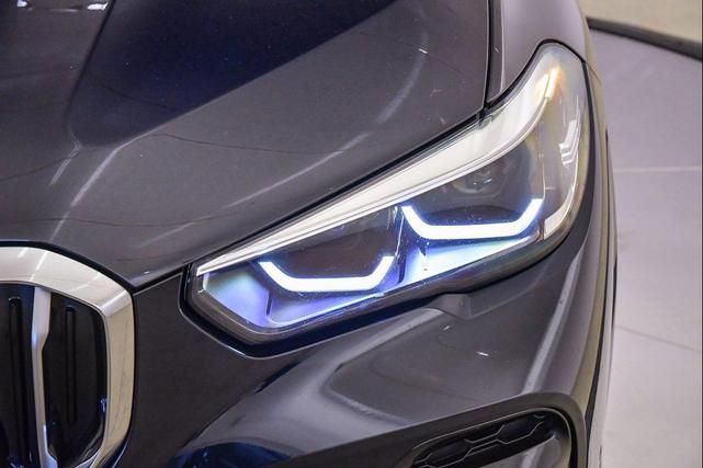 Photo of 2022 Carbon Black Metallic BMW X5