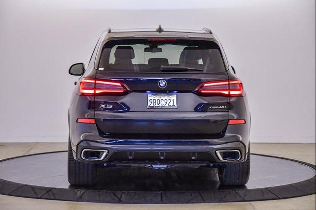 Photo of 2022 Carbon Black Metallic BMW X5