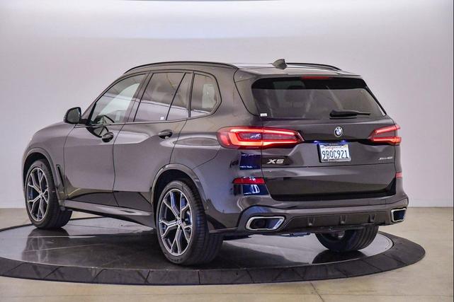 Photo of 2022 Carbon Black Metallic BMW X5