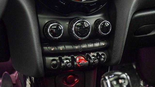 Photo of 2021 Chili Red MINI Hardtop