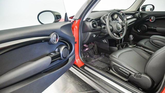 Photo of 2021 Chili Red MINI Hardtop