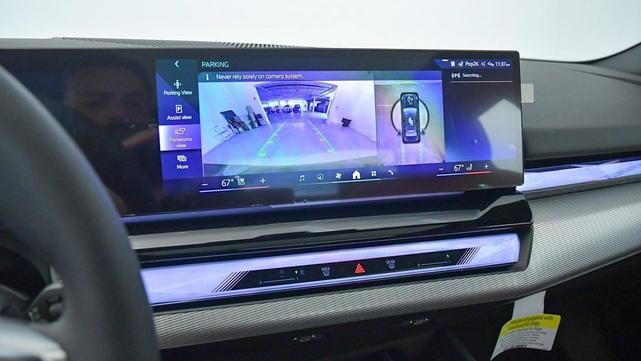 Photo of 2025 Black Sapphire Metallic BMW i5