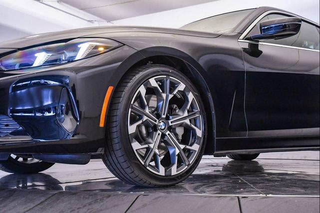 Photo of 2025 Jet Black BMW 430