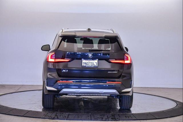 Photo of 2025 Black Sapphire Metallic BMW X1