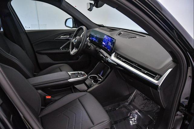 Photo of 2025 Black Sapphire Metallic BMW X1