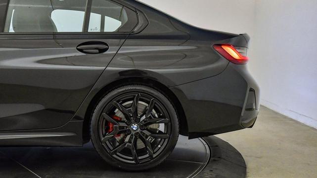 Photo of 2025 Black Sapphire Metallic BMW 330