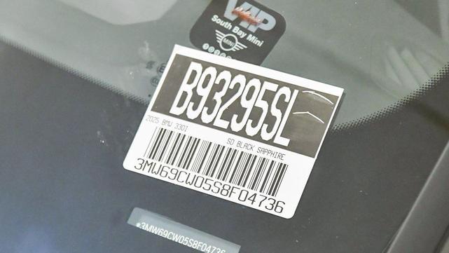 Photo of 2025 Black Sapphire Metallic BMW 330