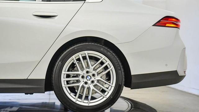 Photo of 2025 Mineral White Metallic BMW 530
