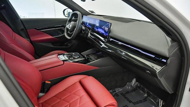 Photo of 2025 Mineral White Metallic BMW 530