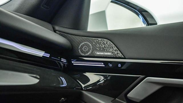 Photo of 2025 Mineral White Metallic BMW 530