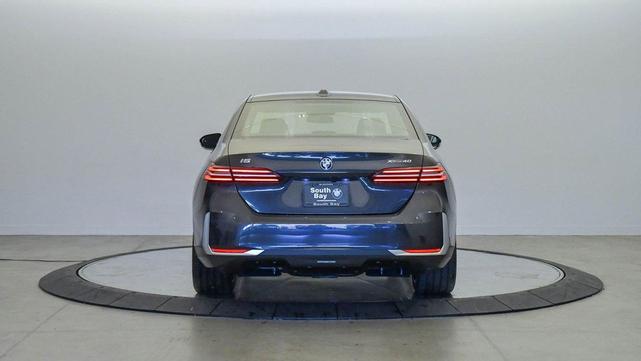 Photo of 2025 Dark Graphite Metallic BMW i5