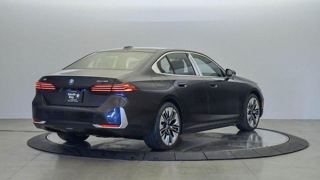 Photo of 2025 Dark Graphite Metallic BMW i5