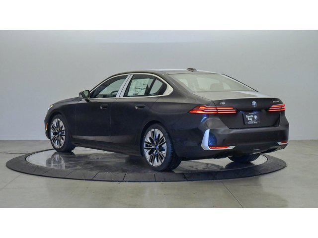 Photo of 2025 Dark Graphite Metallic BMW i5