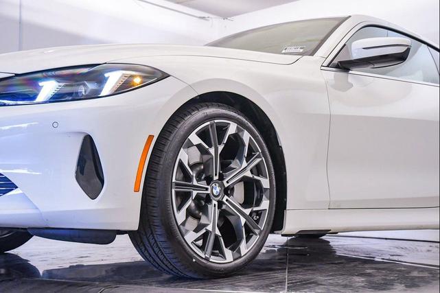 Photo of 2025 Alpine White BMW 430