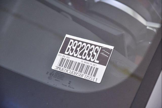 Photo of 2025 Brooklyn Grey Metallic BMW 330