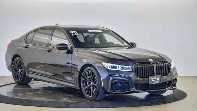 Photo of 2022 Carbon Black Metallic BMW 740