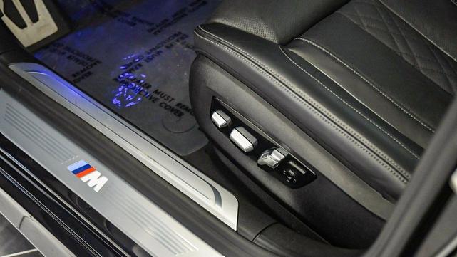 Photo of 2022 Carbon Black Metallic BMW 740