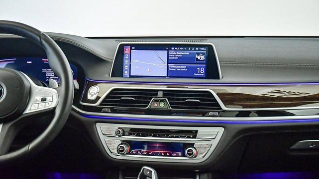 Photo of 2022 Carbon Black Metallic BMW 740