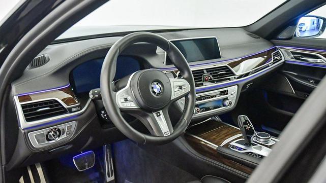 Photo of 2022 Carbon Black Metallic BMW 740