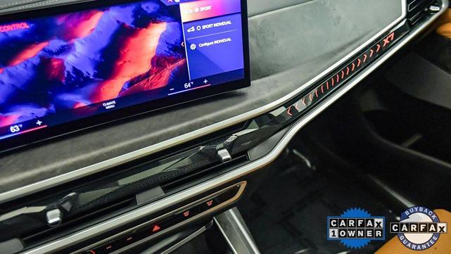 Photo of 2023 Mineral White Metallic BMW X7