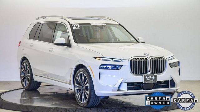 Photo of 2023 Mineral White Metallic BMW X7