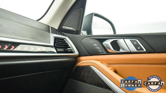 Photo of 2023 Mineral White Metallic BMW X7