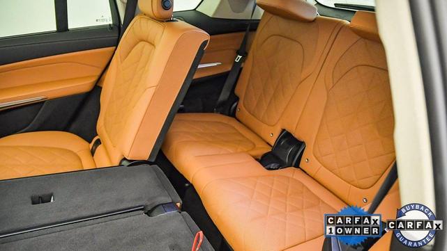 Photo of 2023 Mineral White Metallic BMW X7