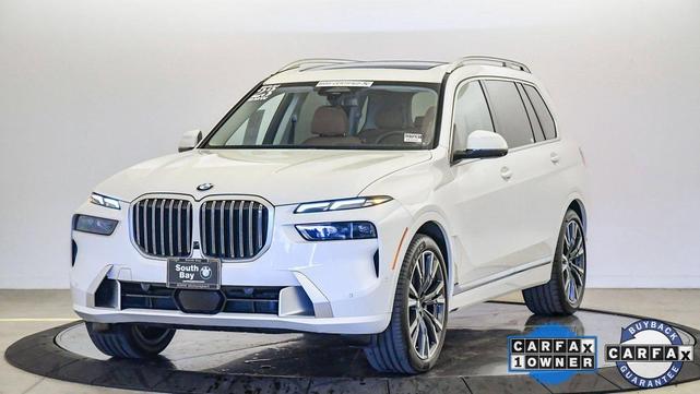 Photo of 2023 Mineral White Metallic BMW X7