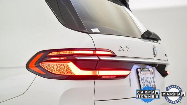 Photo of 2023 Mineral White Metallic BMW X7