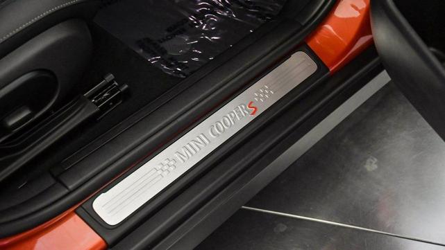 Photo of 2023 Red Metallic MINI Clubman