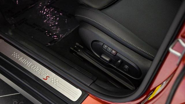 Photo of 2023 Red Metallic MINI Clubman