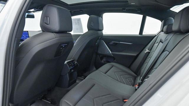 Photo of 2025 Alpine White BMW i5