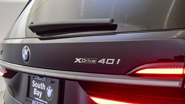 Photo of 2026 Carbon Black Metallic BMW X7