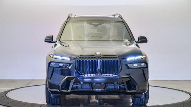 Photo of 2026 Carbon Black Metallic BMW X7