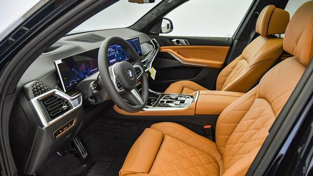 Photo of 2026 Carbon Black Metallic BMW X7