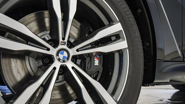 Photo of 2026 Carbon Black Metallic BMW X7