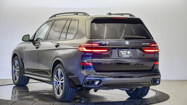 Photo of 2026 Carbon Black Metallic BMW X7
