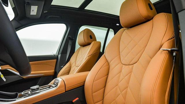 Photo of 2026 Carbon Black Metallic BMW X5