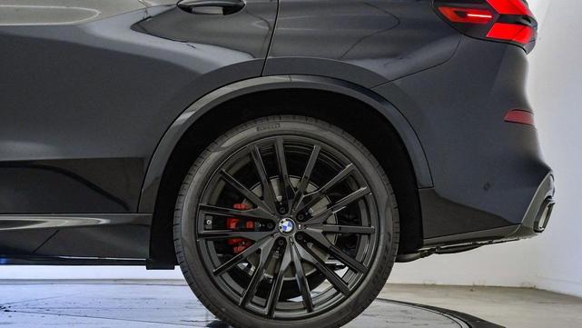 Photo of 2026 Carbon Black Metallic BMW X5