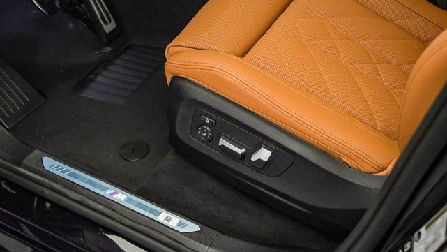 Photo of 2026 Carbon Black Metallic BMW X5