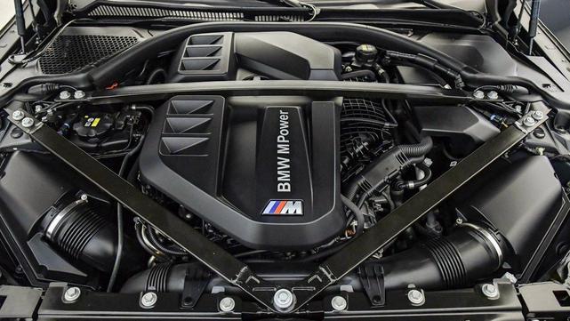 Photo of 2022 Dravit Grey Metallic BMW M4