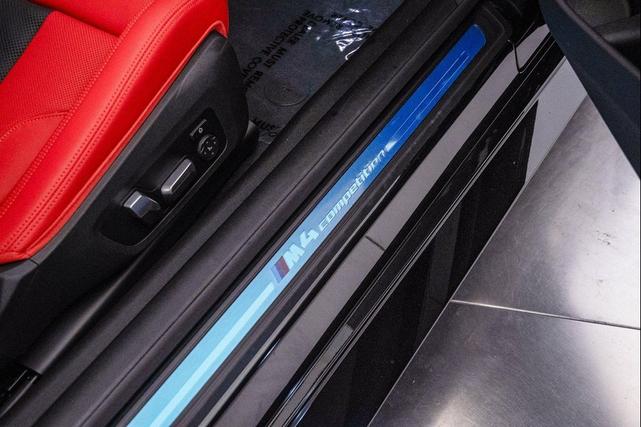 Photo of 2022 Black Sapphire Metallic BMW M4