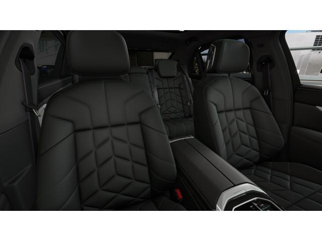 Photo of 2025 Frozen Deep Grey BMW i7