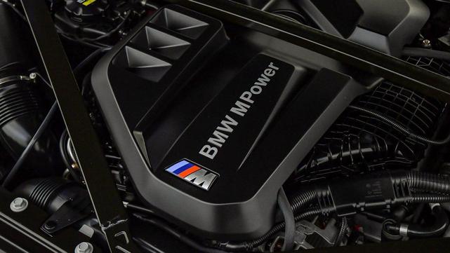 Photo of 2022 Black Sapphire Metallic BMW M3