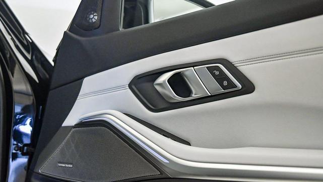 Photo of 2022 Black Sapphire Metallic BMW M3