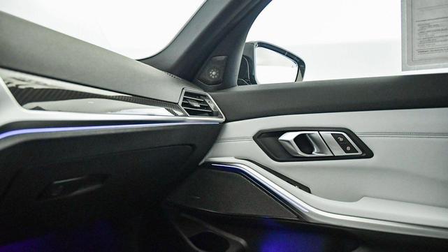 Photo of 2022 Black Sapphire Metallic BMW M3