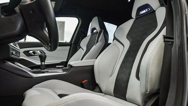 Photo of 2022 Black Sapphire Metallic BMW M3