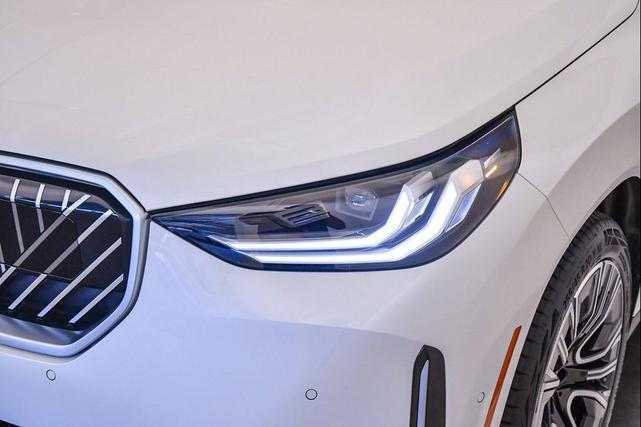 Photo of 2025 Mineral White Metallic BMW X3